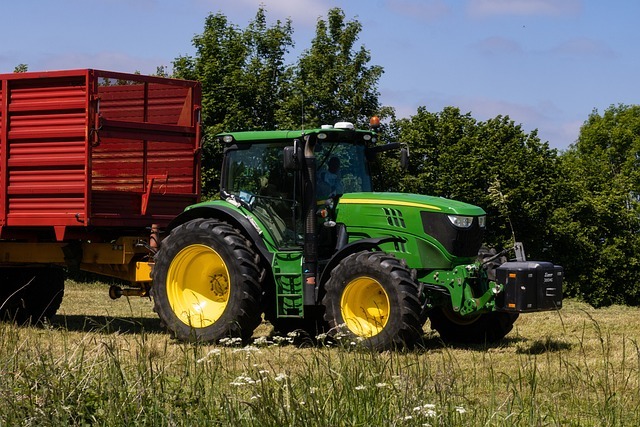 Слабото търсене на трактори John Deere води до съкращения на работни места