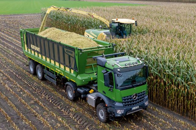 Krone GX 520 AgriLiner вече с камион