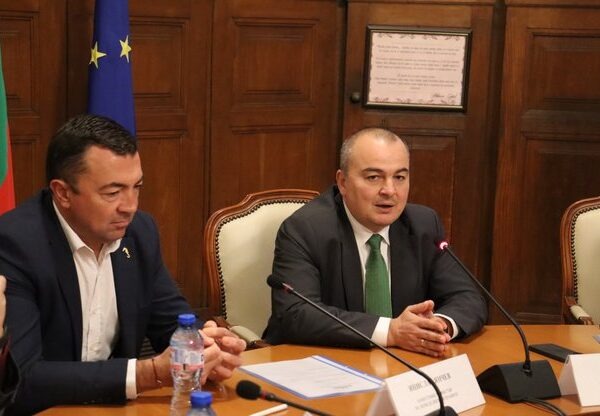 Производството на розов цвят в България нараства с 31% през 2026 година