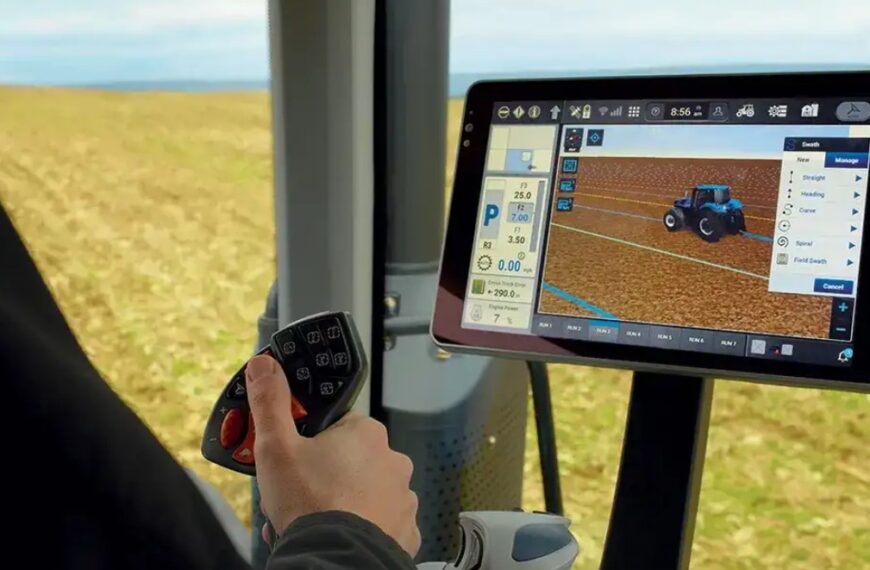 New Holland показа как трактор от 1993 г. може да получи автоматично управление